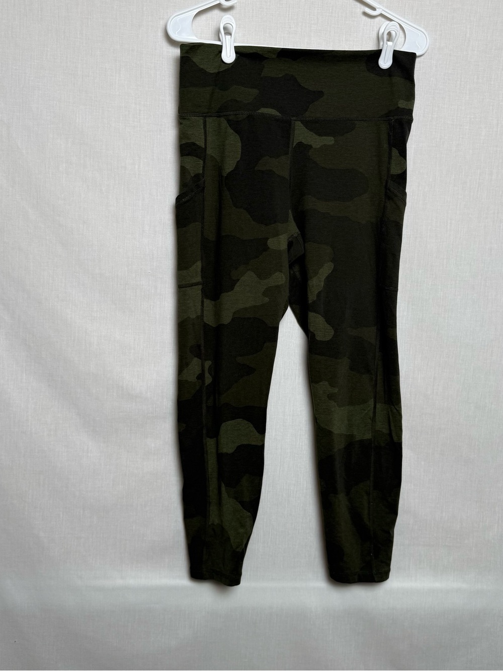 OFFLINE by Aerie The Hugger Camo Pocket Leggings Women’s XL Full Rise